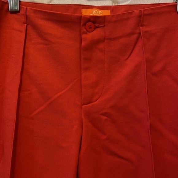 Joe Fresh pants. slightly flared. Great color. Size 2
C - Picture 6 of 12